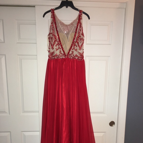 Angela & Alison Prom Dress/Special Occasion - Picture 4 of 7